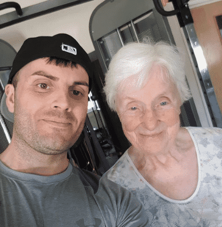 damian gilder with client